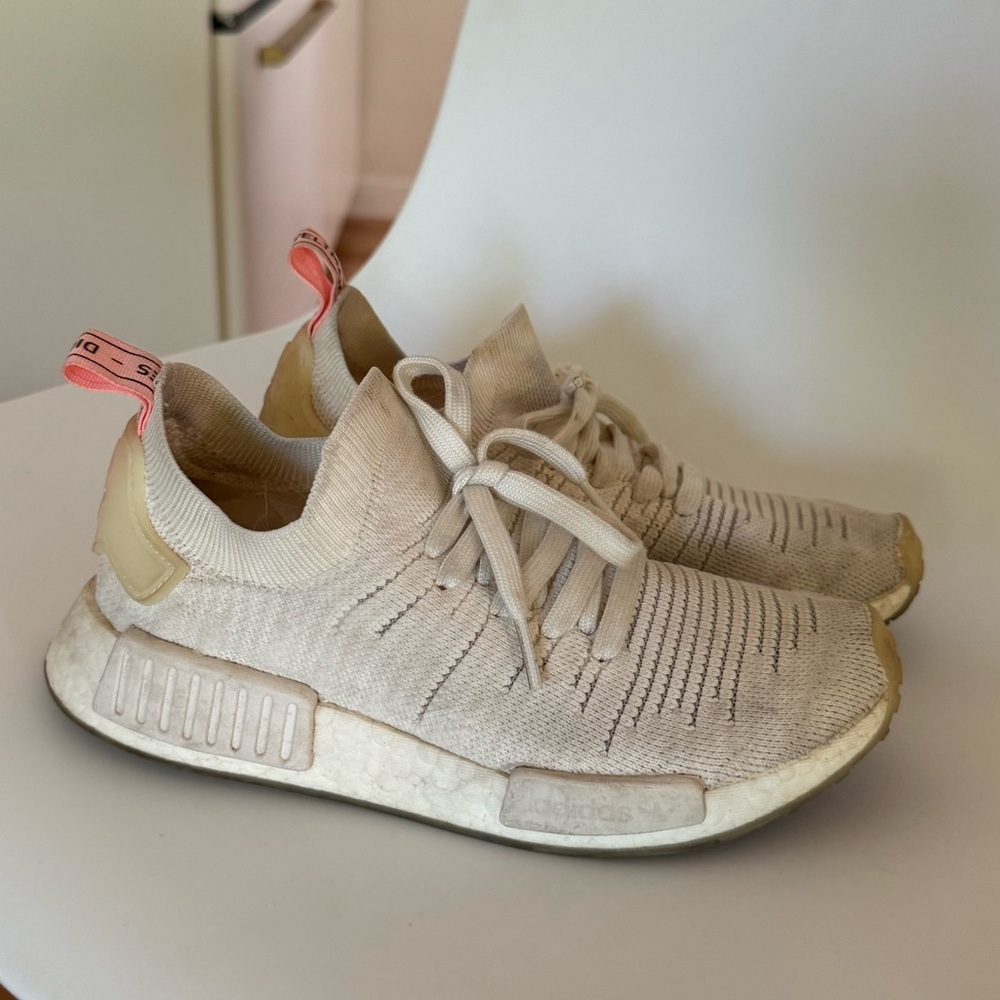 Adidas Originals Women’s NMD R1 Boost Shoes size 6